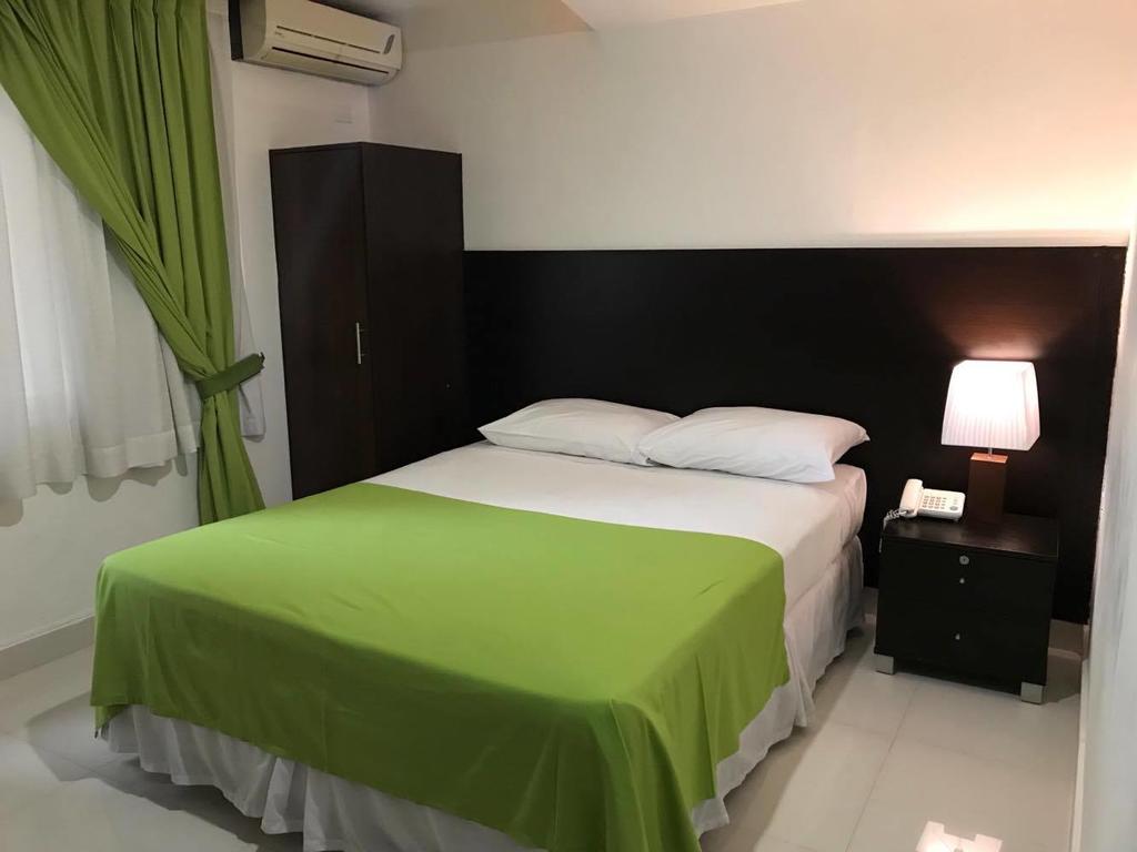 Az Hotel And Suites Панама Экстерьер фото