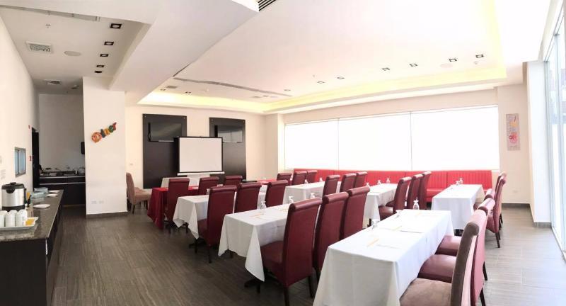 Az Hotel And Suites Панама Экстерьер фото