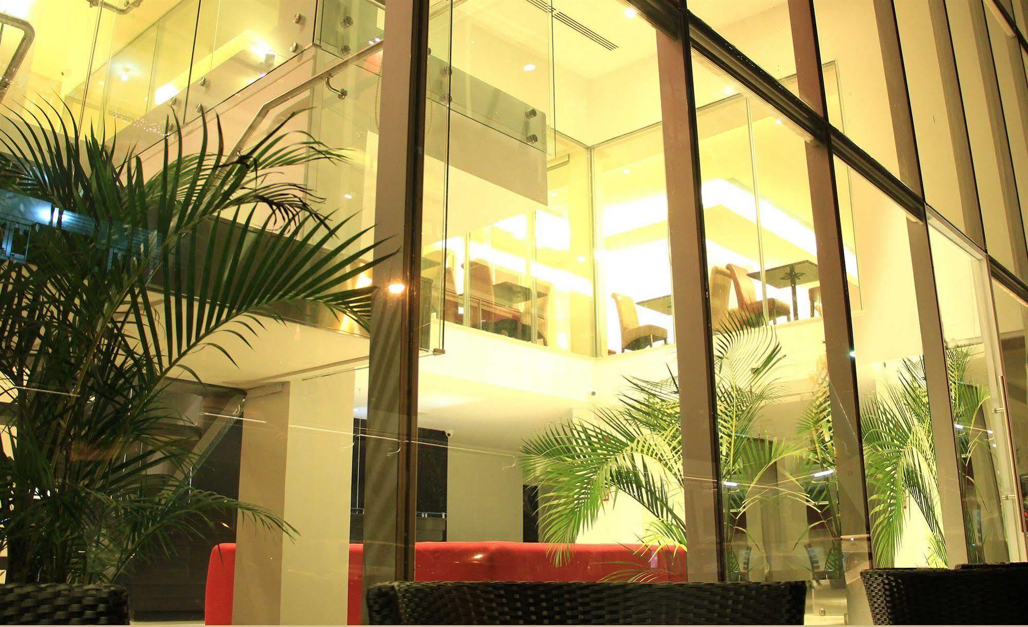 Az Hotel And Suites Панама Экстерьер фото